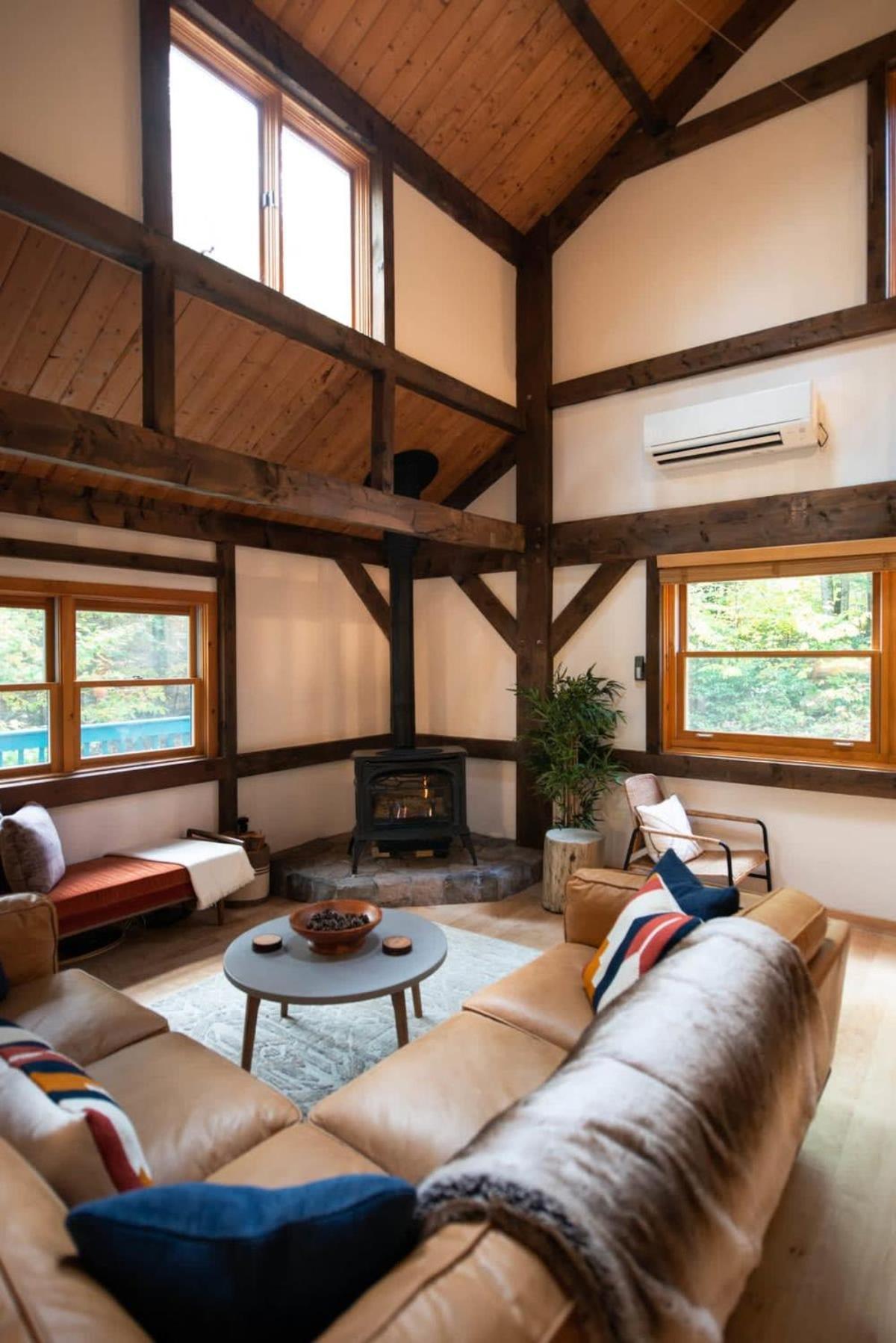 لي Berkshire Vacation Rentals: Stonebridge Cabin: Modern Amenities Enjoy Nature المظهر الخارجي الصورة